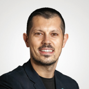 Management měkkých tkání s použitím přípravku RetraXil při protetické rekonstrukci zubů 24 a 25 Management měkkých tkání s použitím přípravku RetraXil při protetické rekonstrukci zubů 24 a 25