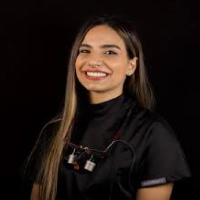 Digitální prodloužení korunky a domácí bělení zubů Digitální prodloužení korunky a domácí bělení zubů