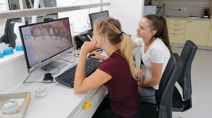 Projekt Erasmus na VOŠZ a SZŠ a Gymnázium, Alšovo nábřeží 6, Praha 1 Projekt Erasmus na VOŠZ a SZŠ a Gymnázium, Alšovo nábřeží 6, Praha 1